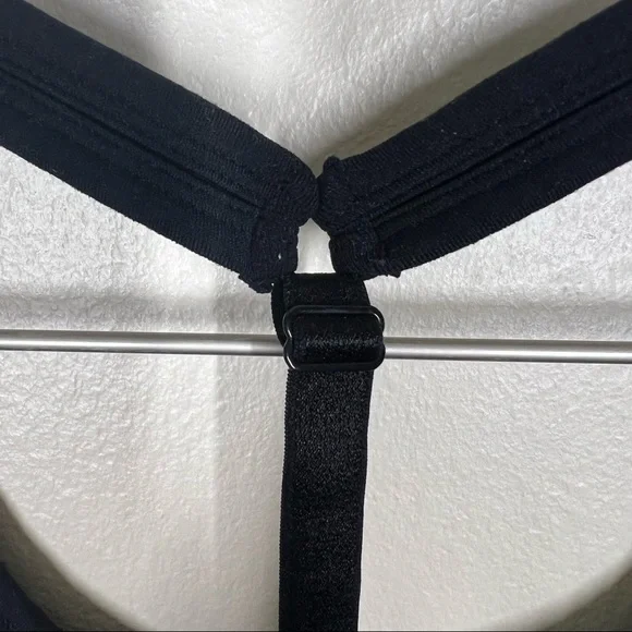 Athleta Black Womens Fitted Seamless Racer Back Sports Bra Size Medium - Picture 7 of 8